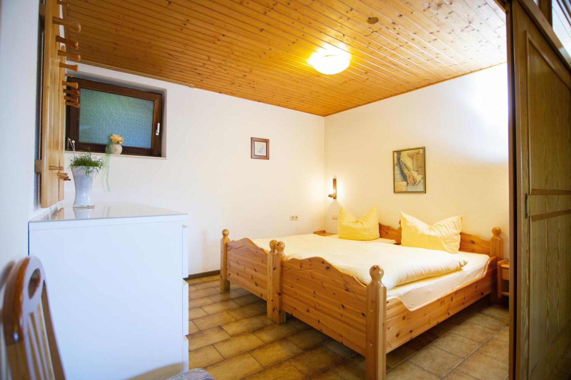 Ferienwohnung "Kirchblick" Im Ferienhaus Blumenhain Bad Wunnenberg Exterior photo